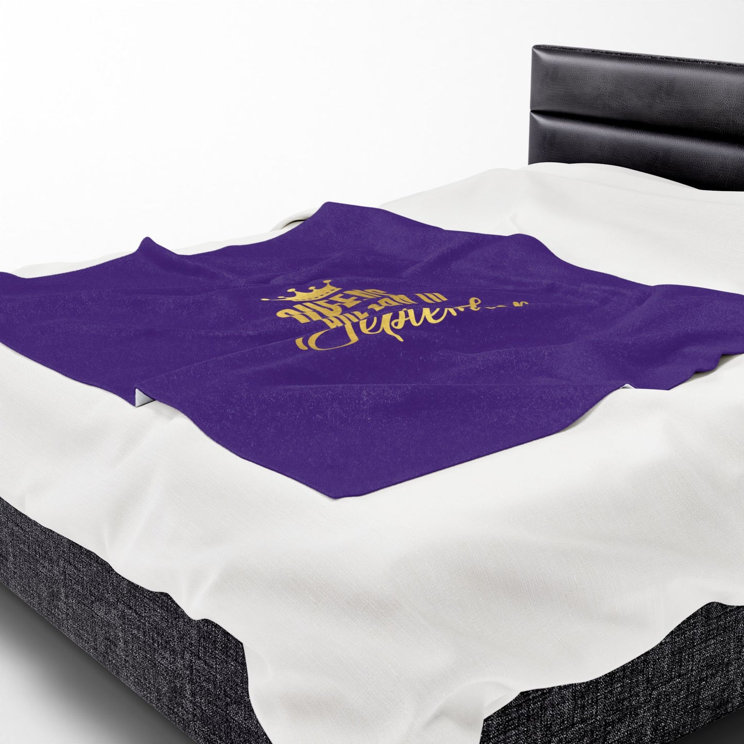 Queens are born in September  Velveteen Plush Blanket, Cozy Gift for Birthdays and Celebrations, Soft Home Decor, Stylish Lounge Accessory, [...]
